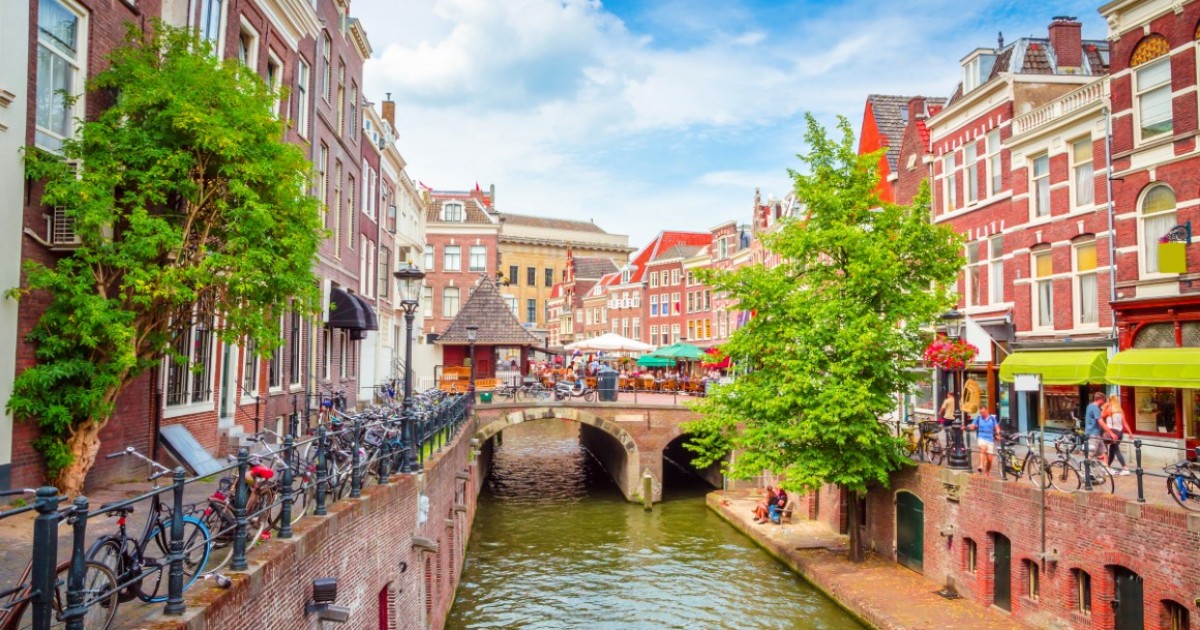 How can elderly parents immigrate to the Netherlands (or the European