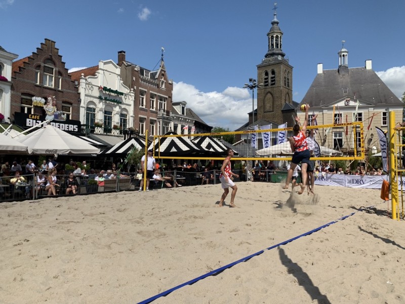 beach volleyball